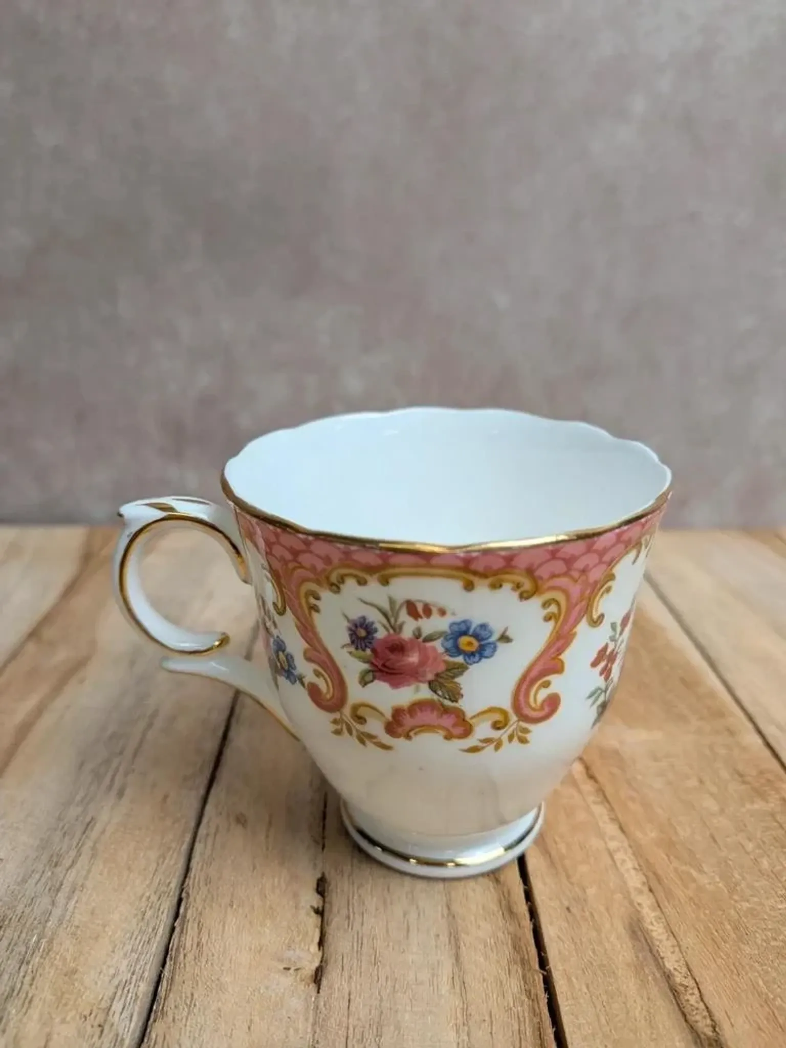 English porcelain cup Crown Staffordshire Denbigh – Bird and flowers