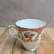 English porcelain cup Crown Staffordshire Denbigh – Bird and flowers