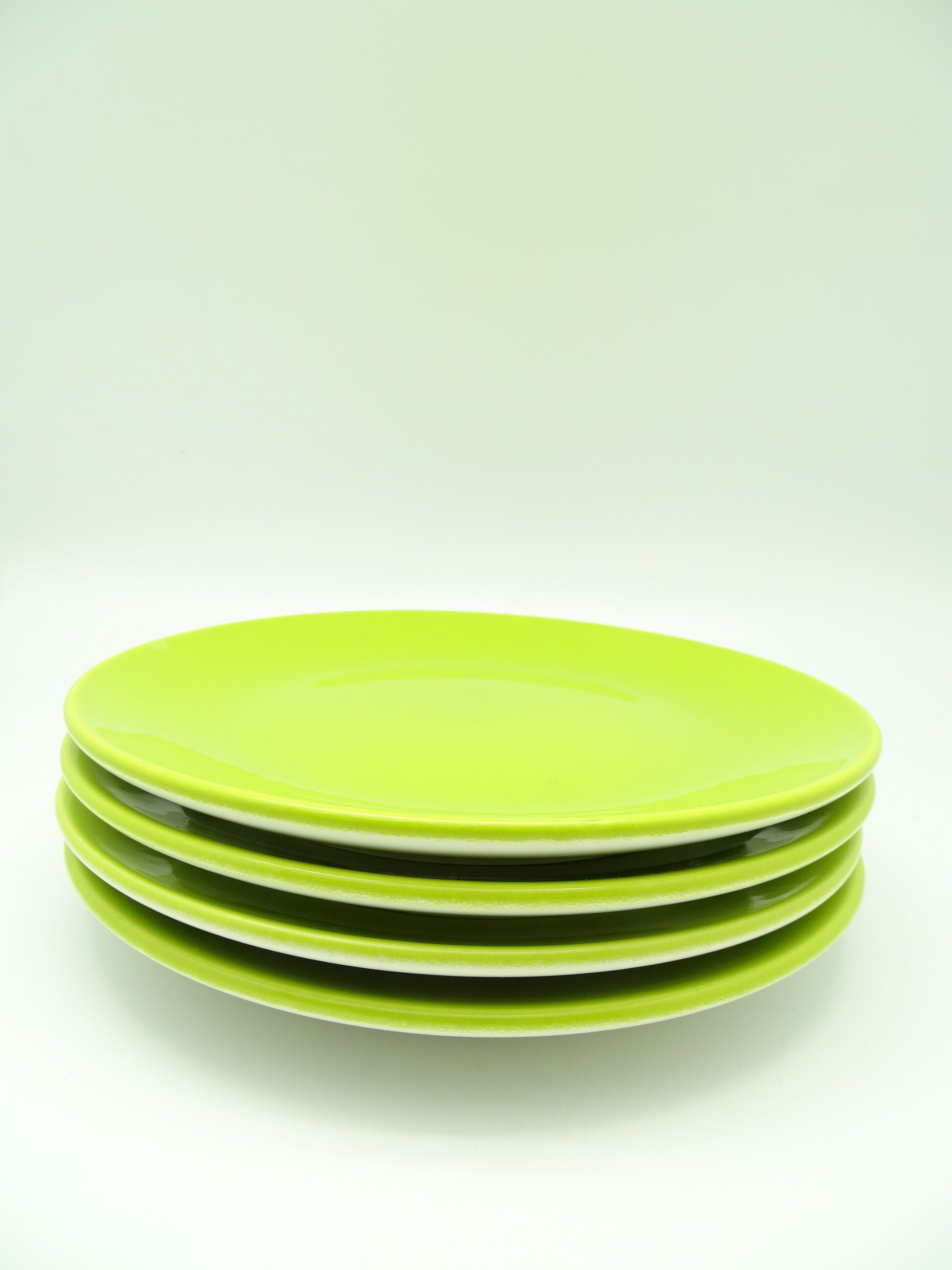 Set of 4 green ceramic plates