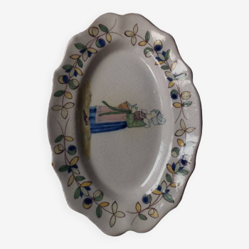 Antique Malicorne earthenware dish by Béatrix Pouplard late 19th century