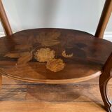 Pedestal table