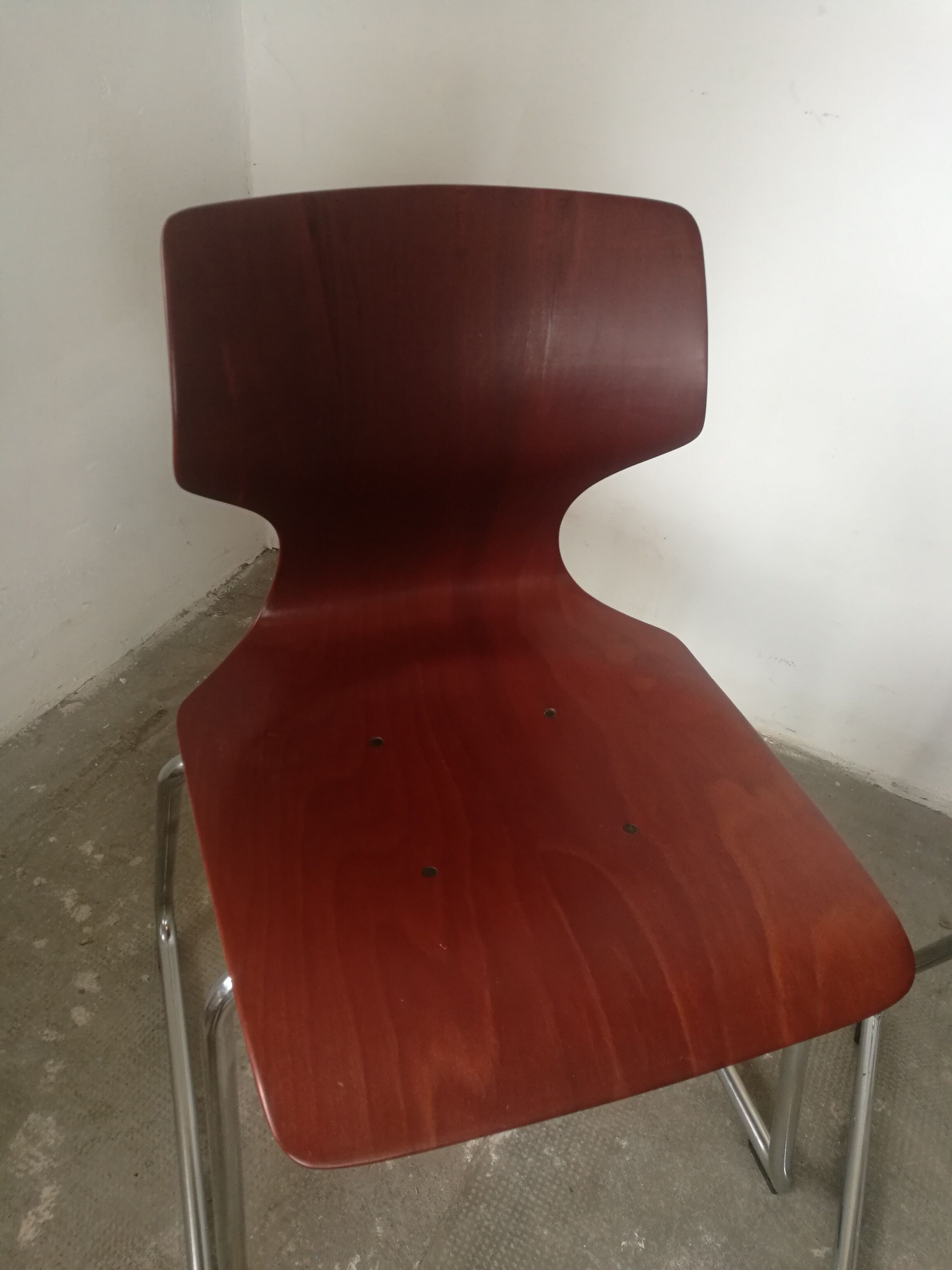 5 Flototto stackable chairs