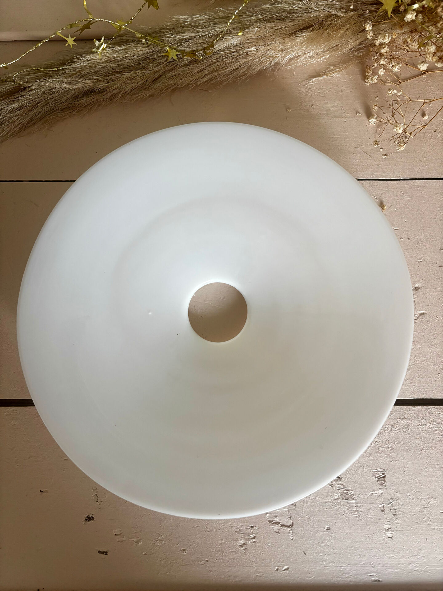 Vintage bell lampshade for suspension in white opaline.