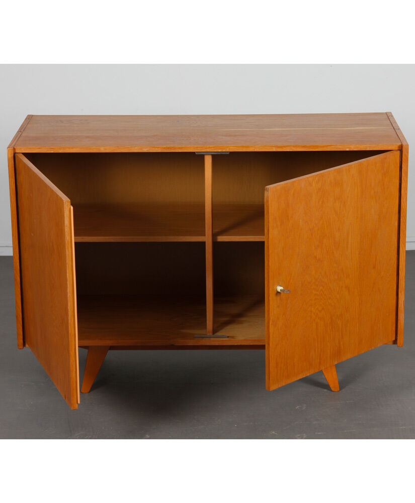 Commode par Jiroutek pour Interier Praha modèle U-450, 1960