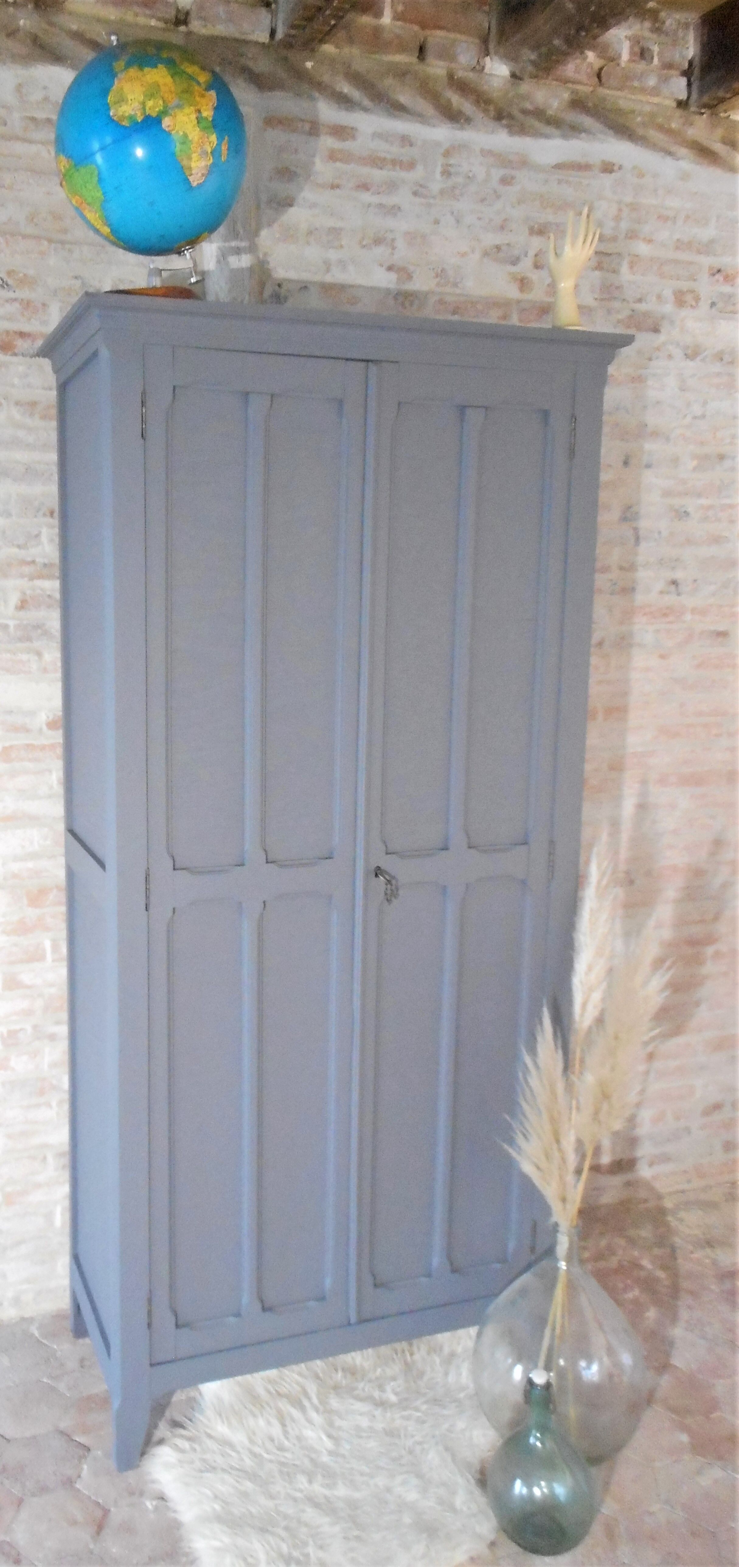 Armoire parisienne