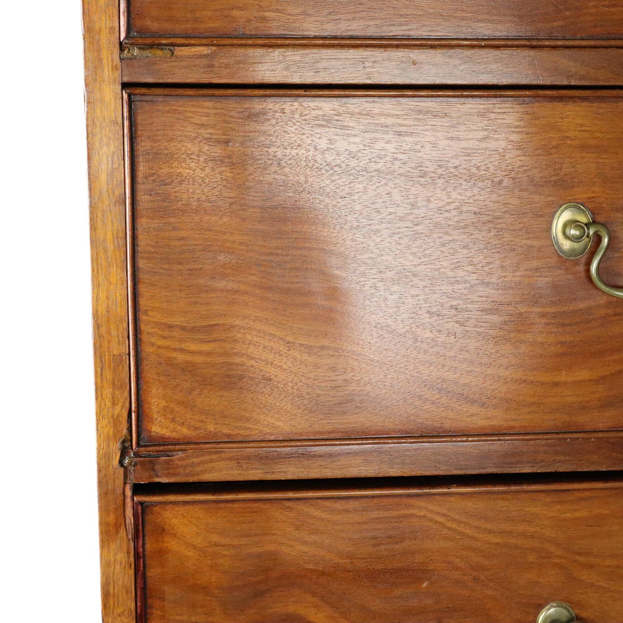 Antique mahogany commode, George III style, 19th century.