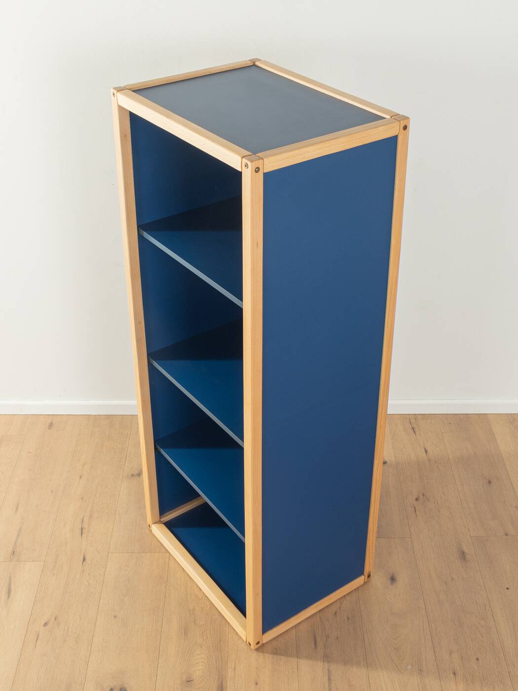 Flötotto cabinet