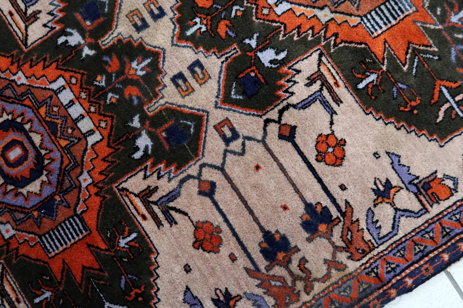 Handmade vintage Caucasian Kazak rug 4' x 6.9' (123cm x 213cm) 1960s