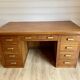 Bureau de ministre vintage double caisson en chêne – Milieu de pièce