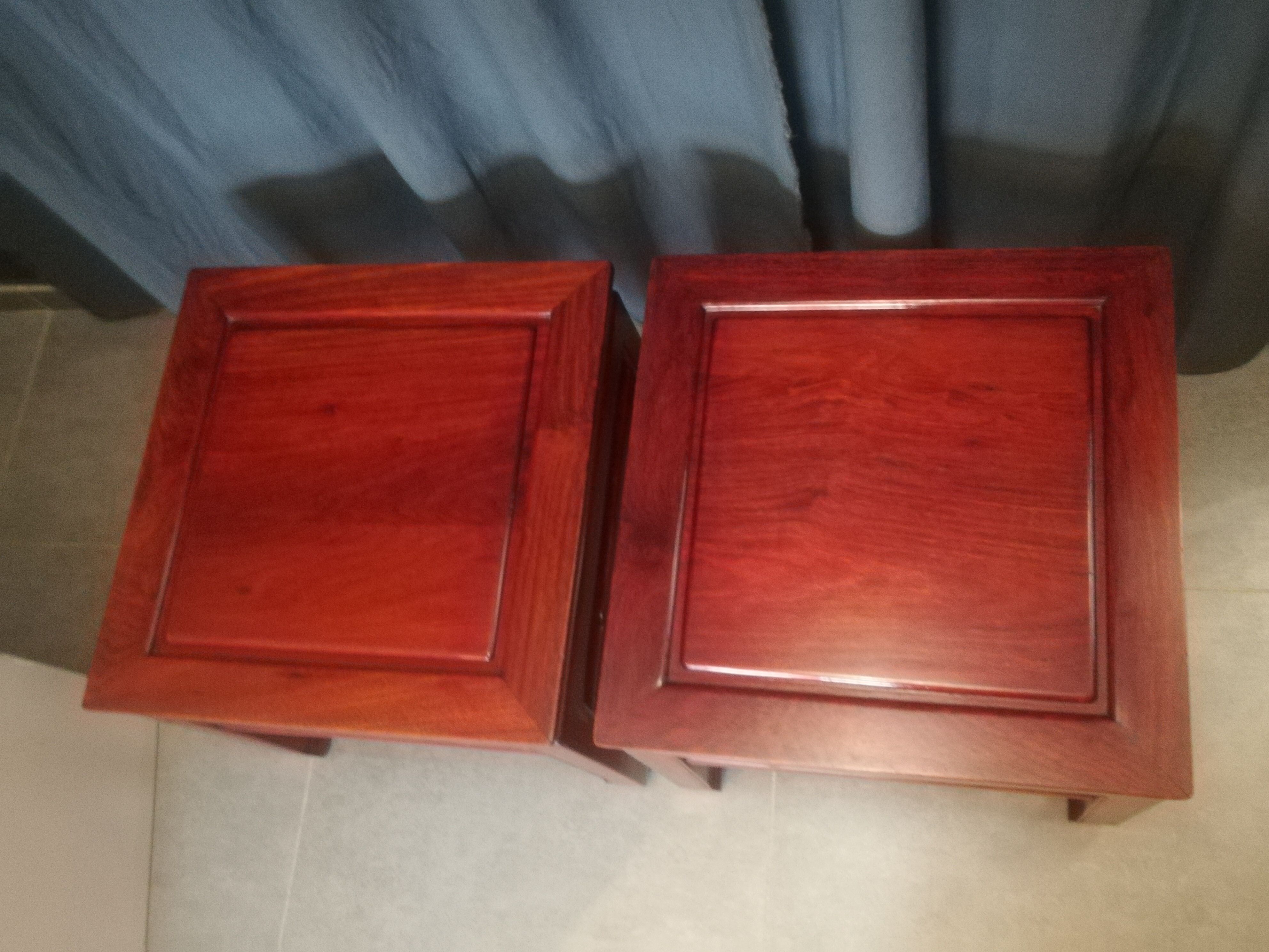 Paire de tables basses chinoises en bois exotique