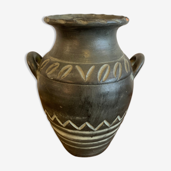 Pottery vase