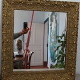 Miroir en stuc doré 55 x 60 cm