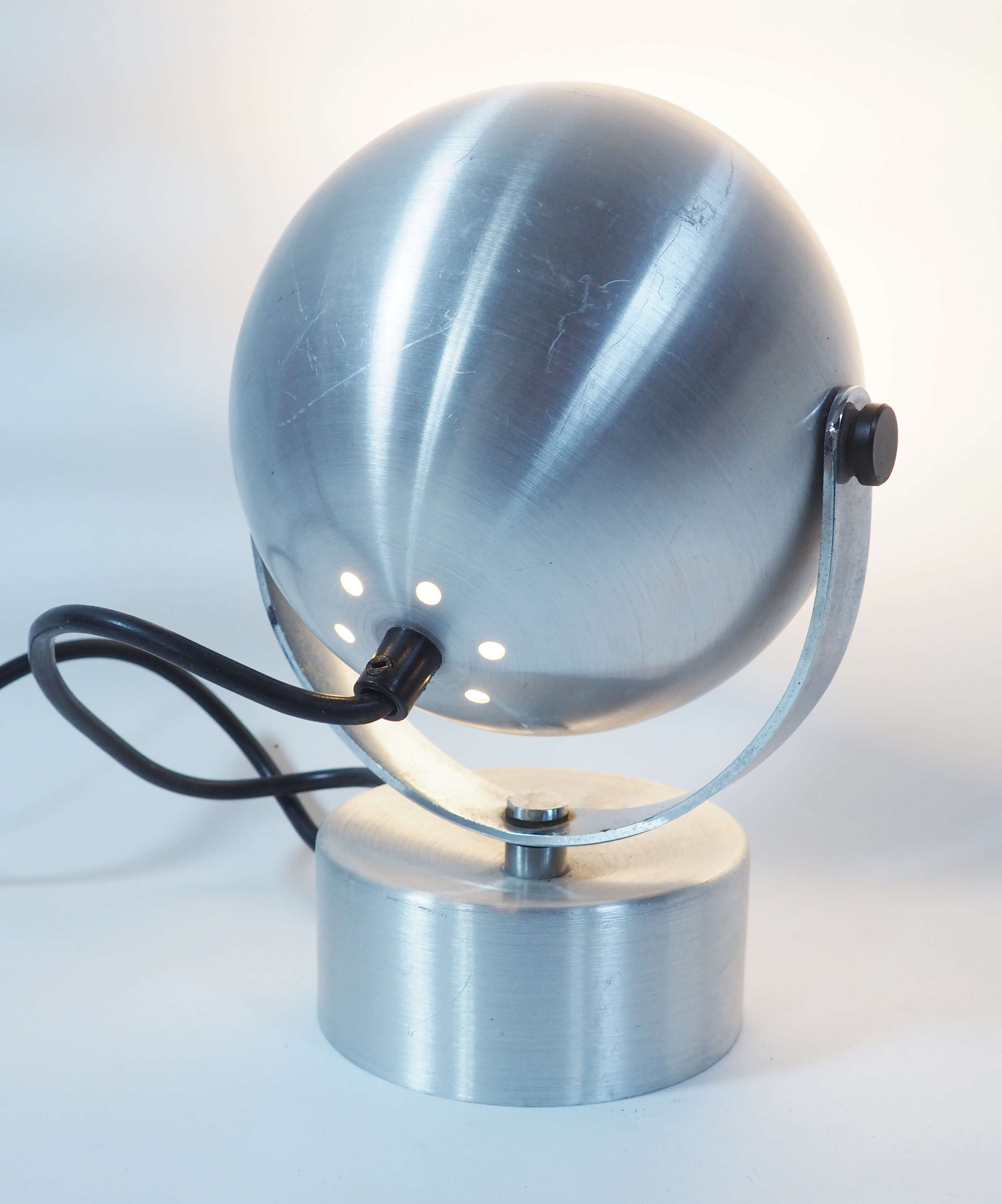 Eye ball lamp