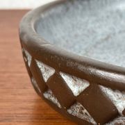 Bowl in modern Danish studio pottery from the mid-century by Frank Keramik, 1960s.