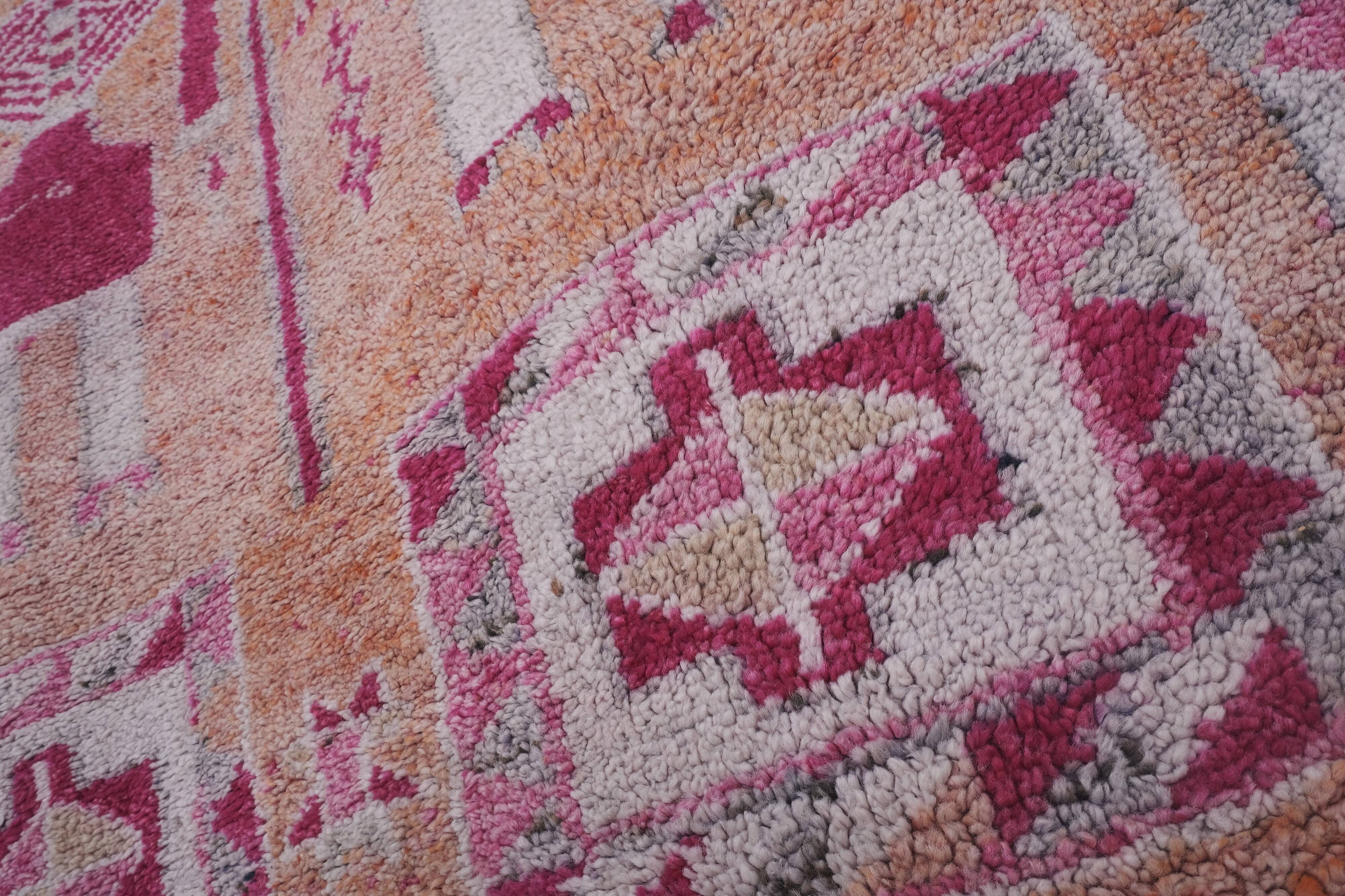 Vintage Turkish rug from Oushak, hand-woven100x284 cm