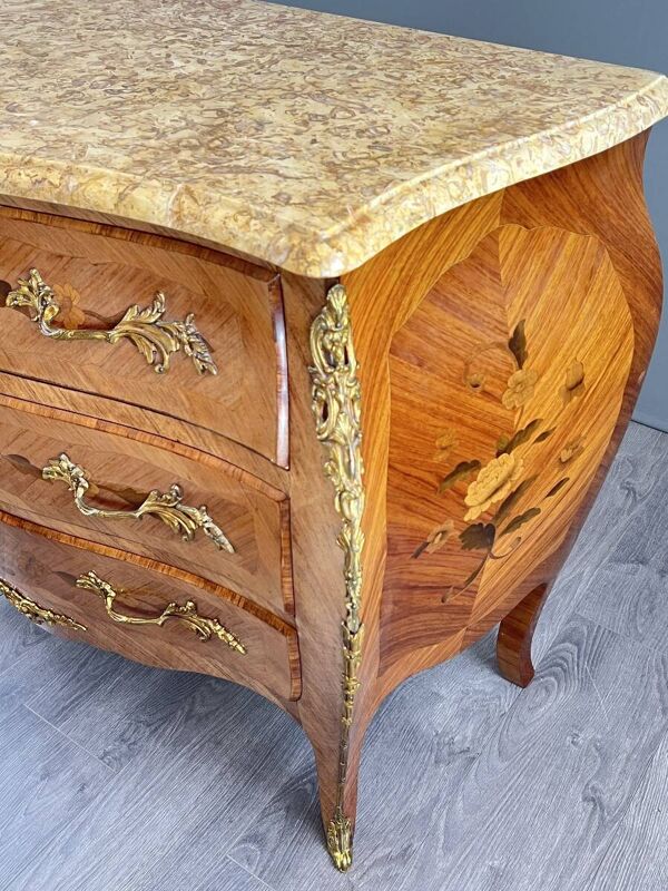 Commode Louis XV estampillée Marquant P. , Époque fin XIXe