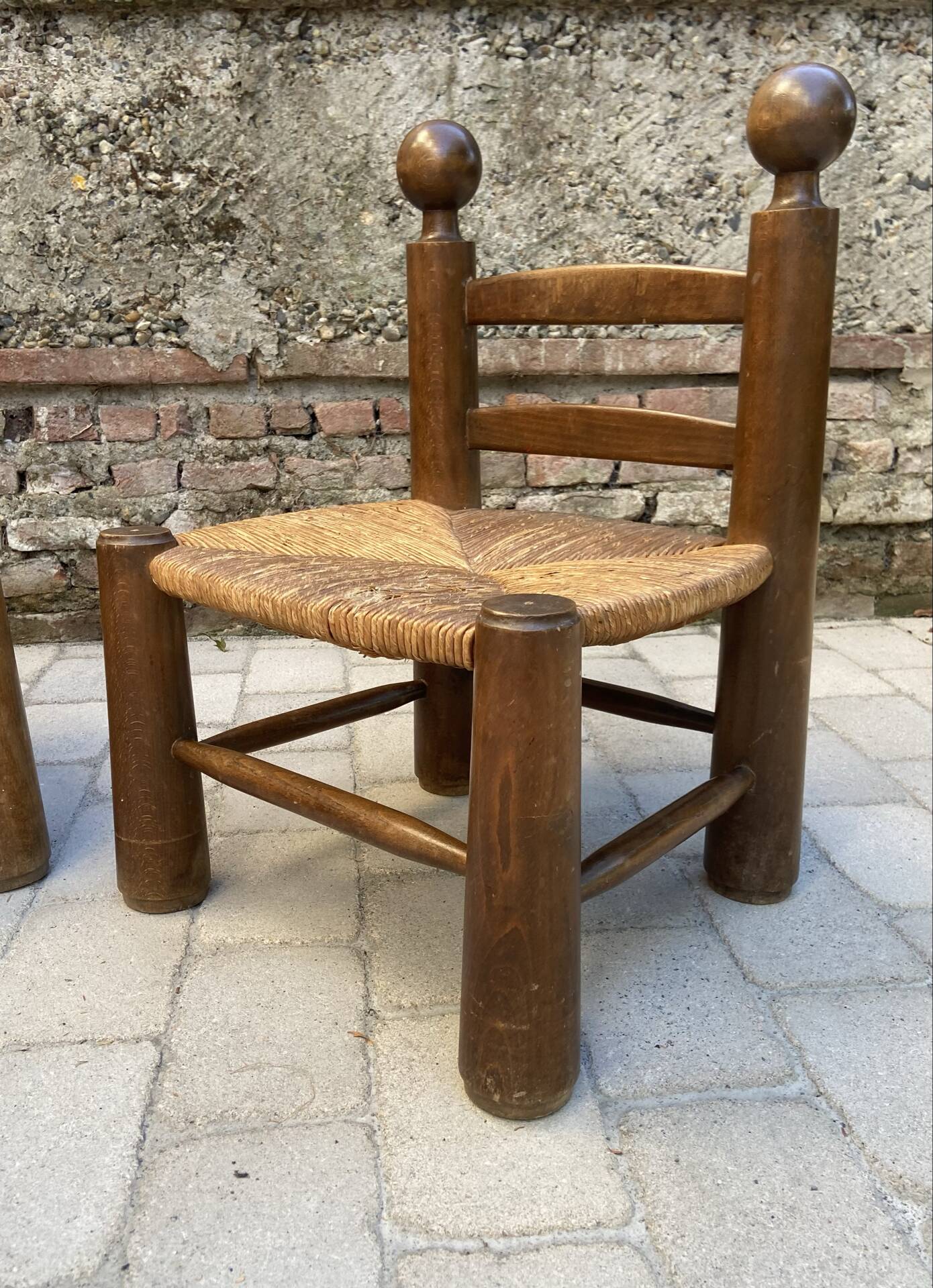 Paire de chaises brutalistes attribuées à Charles Dudouyt
