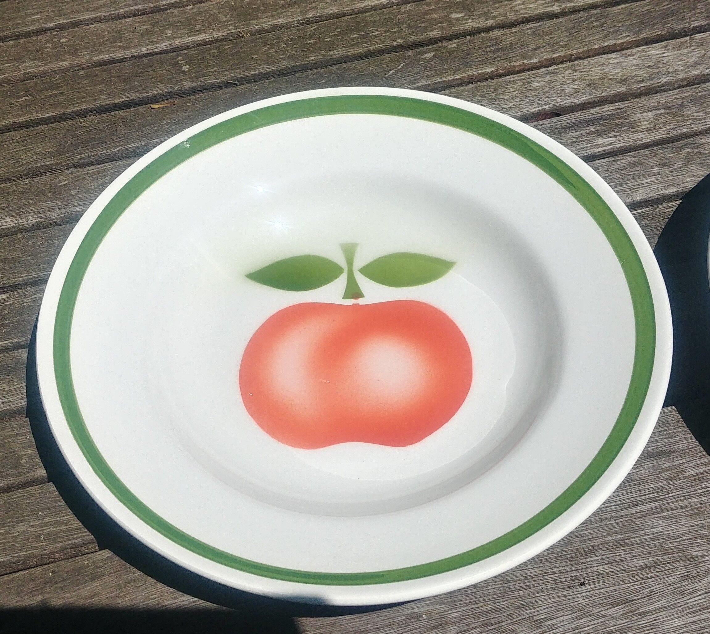 Two hollow plates Moulin des Loups apple decor