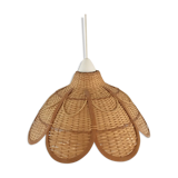 Hanging in wicker and rattan in the shape of a flower