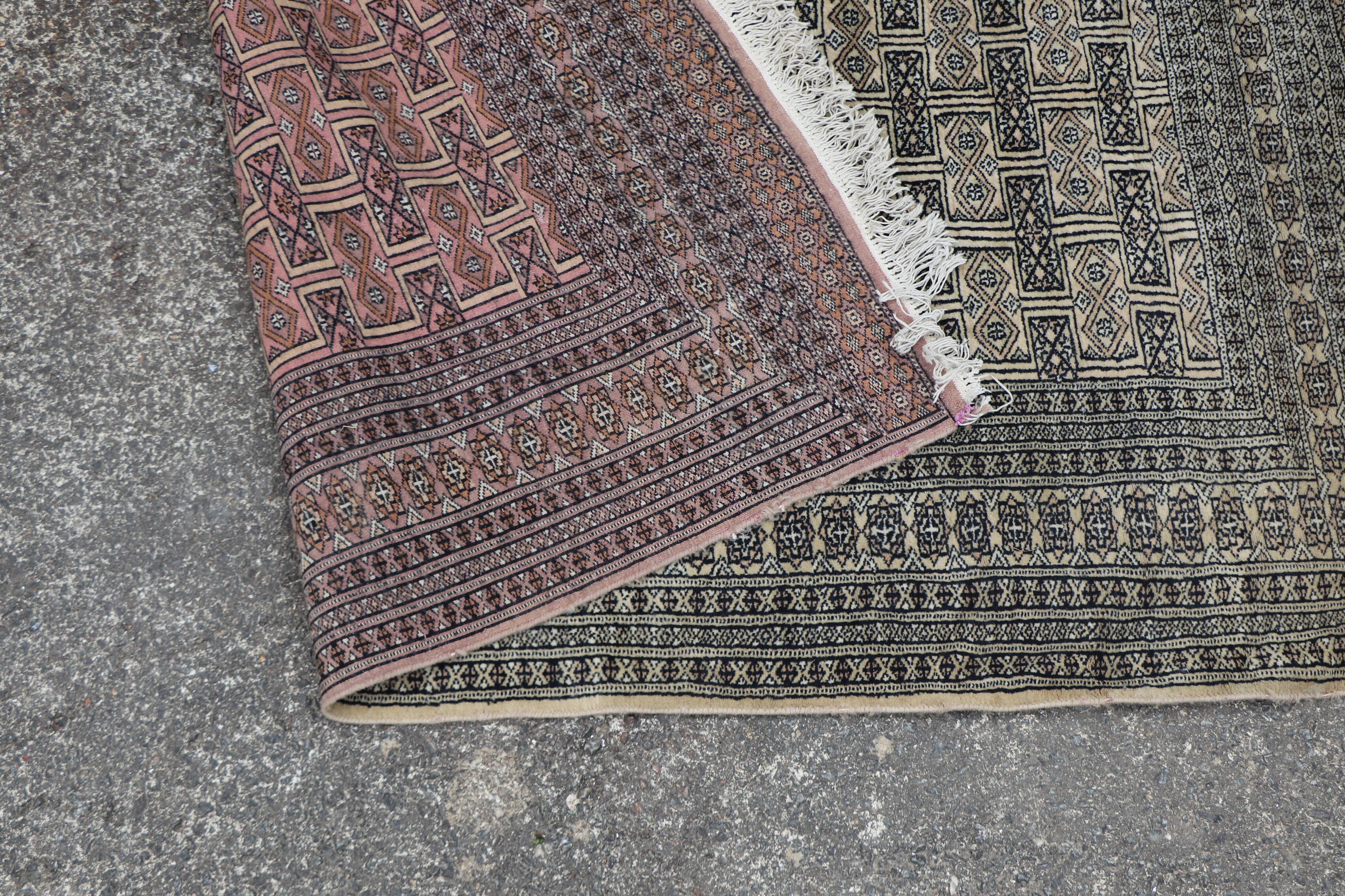 Oriental carpet 195x127cm