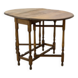 Oval oak Gate-Leg table with drop-leaves, England, 19th century