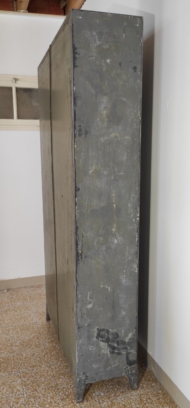 Parisian metallic wardrobe " Bauche "