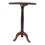 Round pedestal table