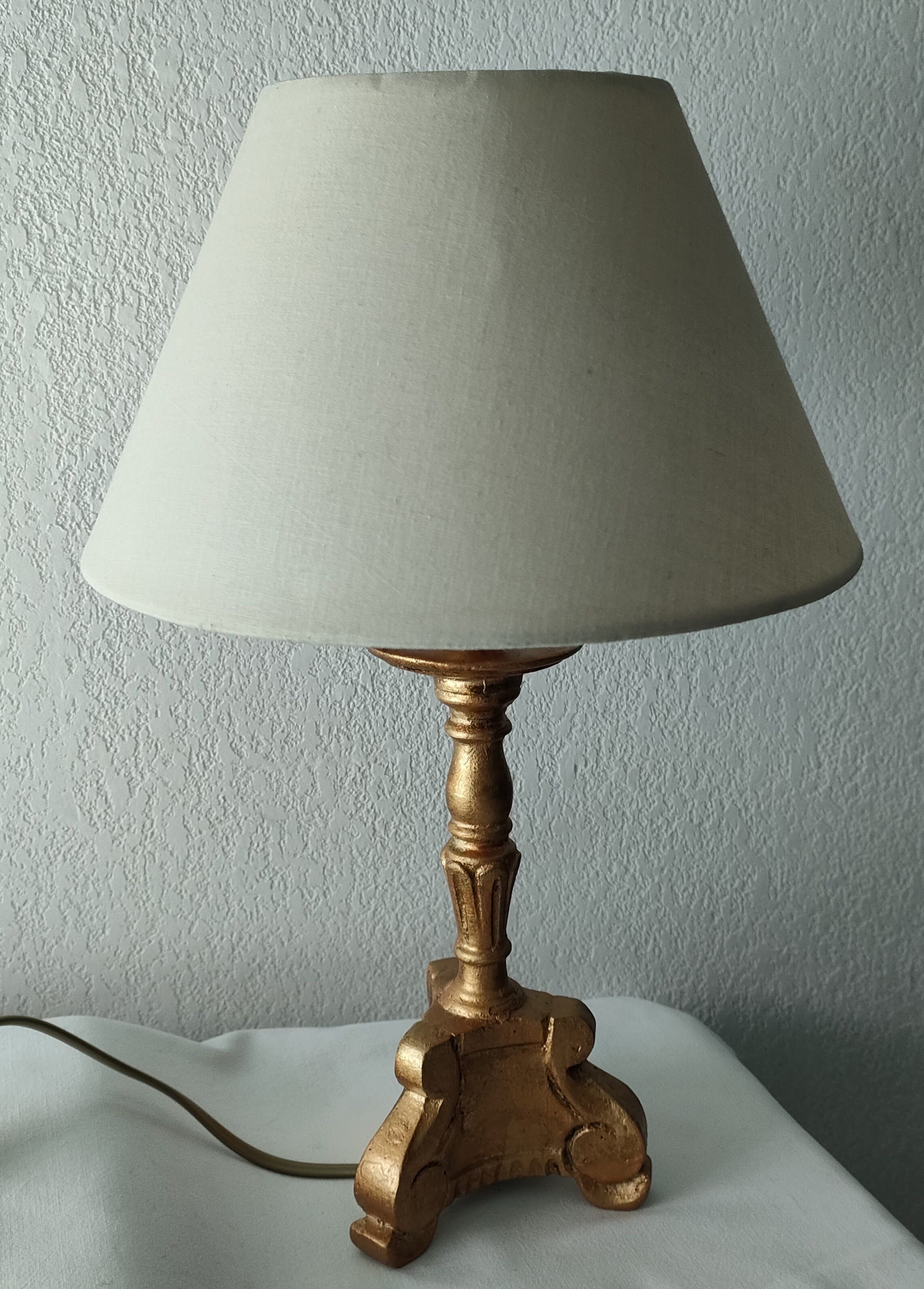 Baroque style table lamp