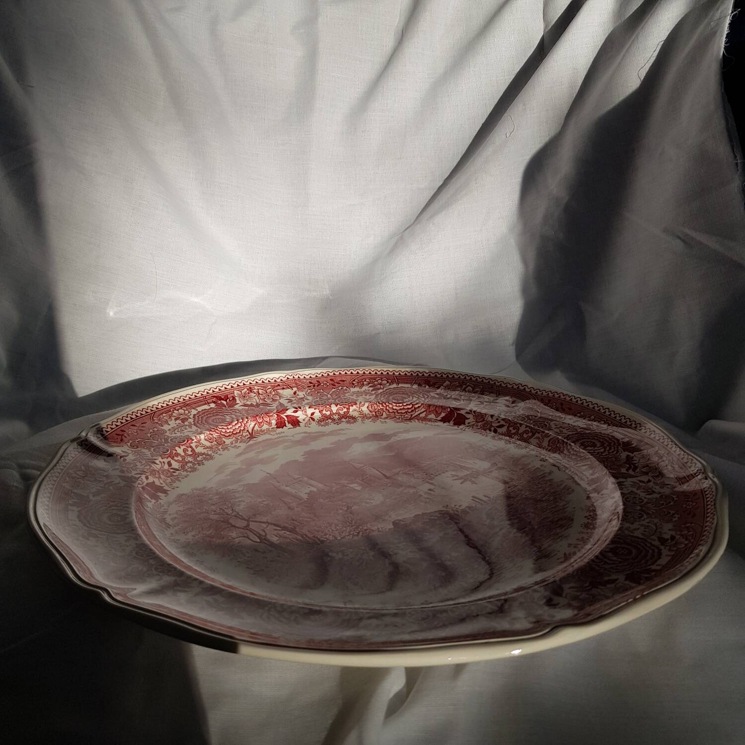 Villleroy & Boch Burgenland grand plat de service/gâteau rouge