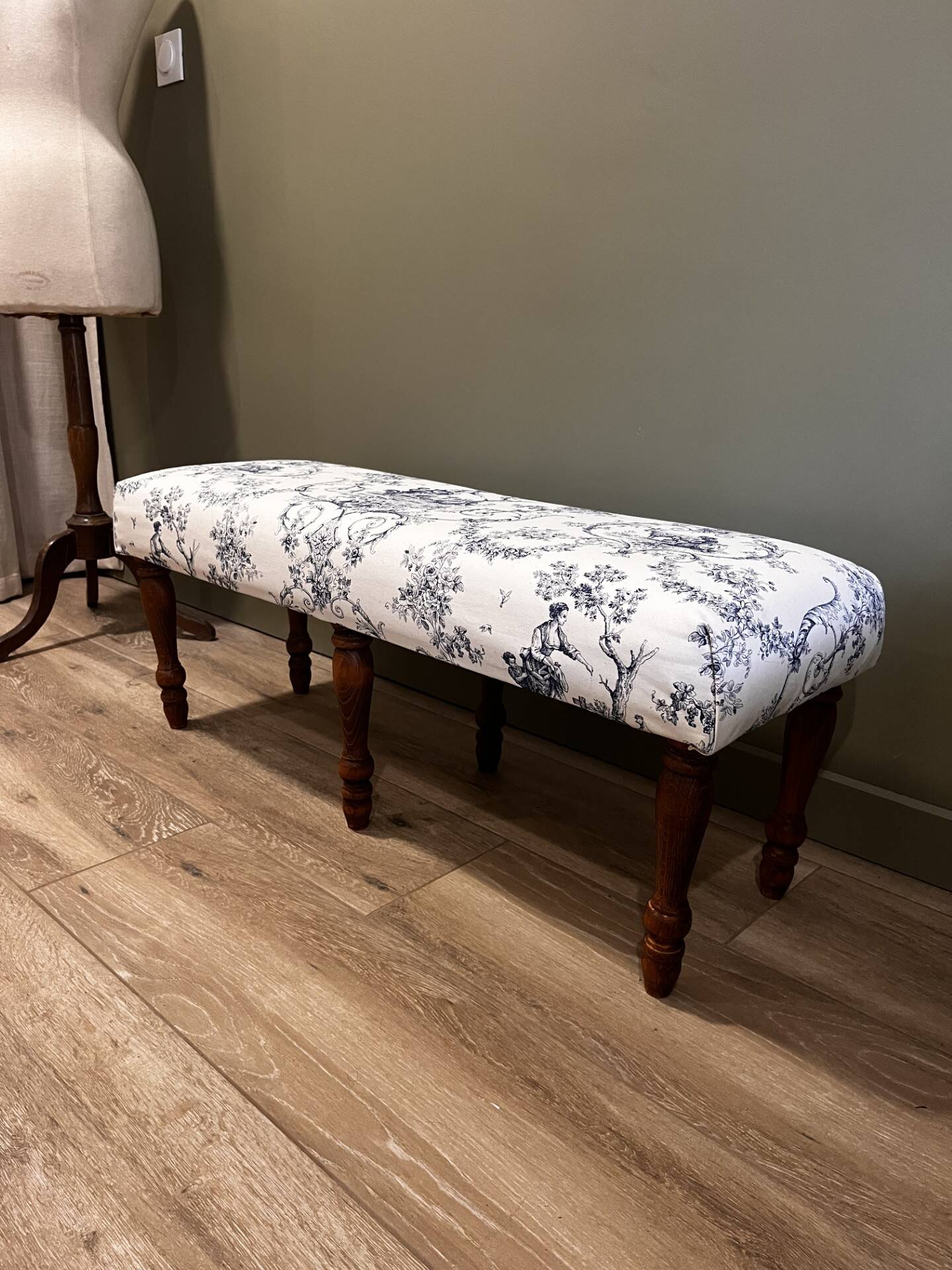 Upholstered bench