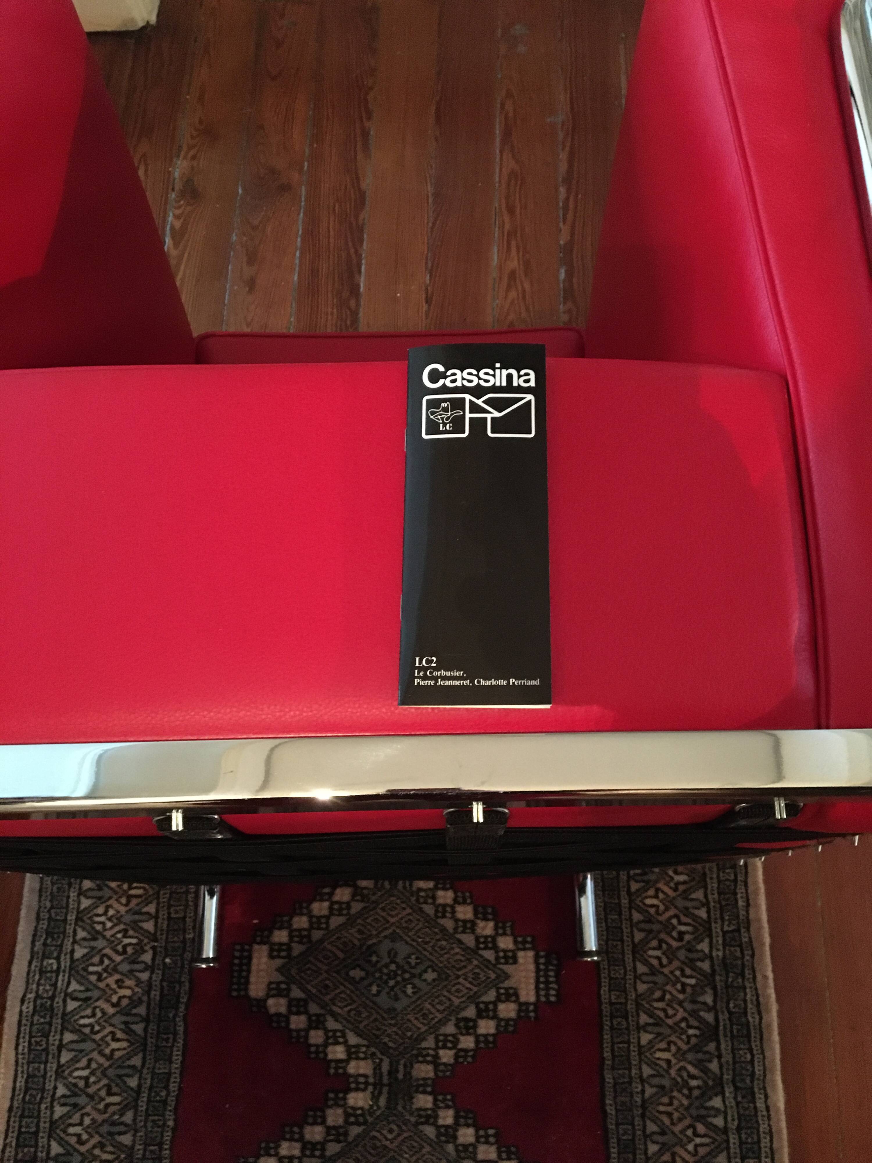 LC2 armchair Le Corbusier, Jeanneret, Perriand - Red leather - signed