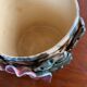 Pots en barbotine fleurs en relief