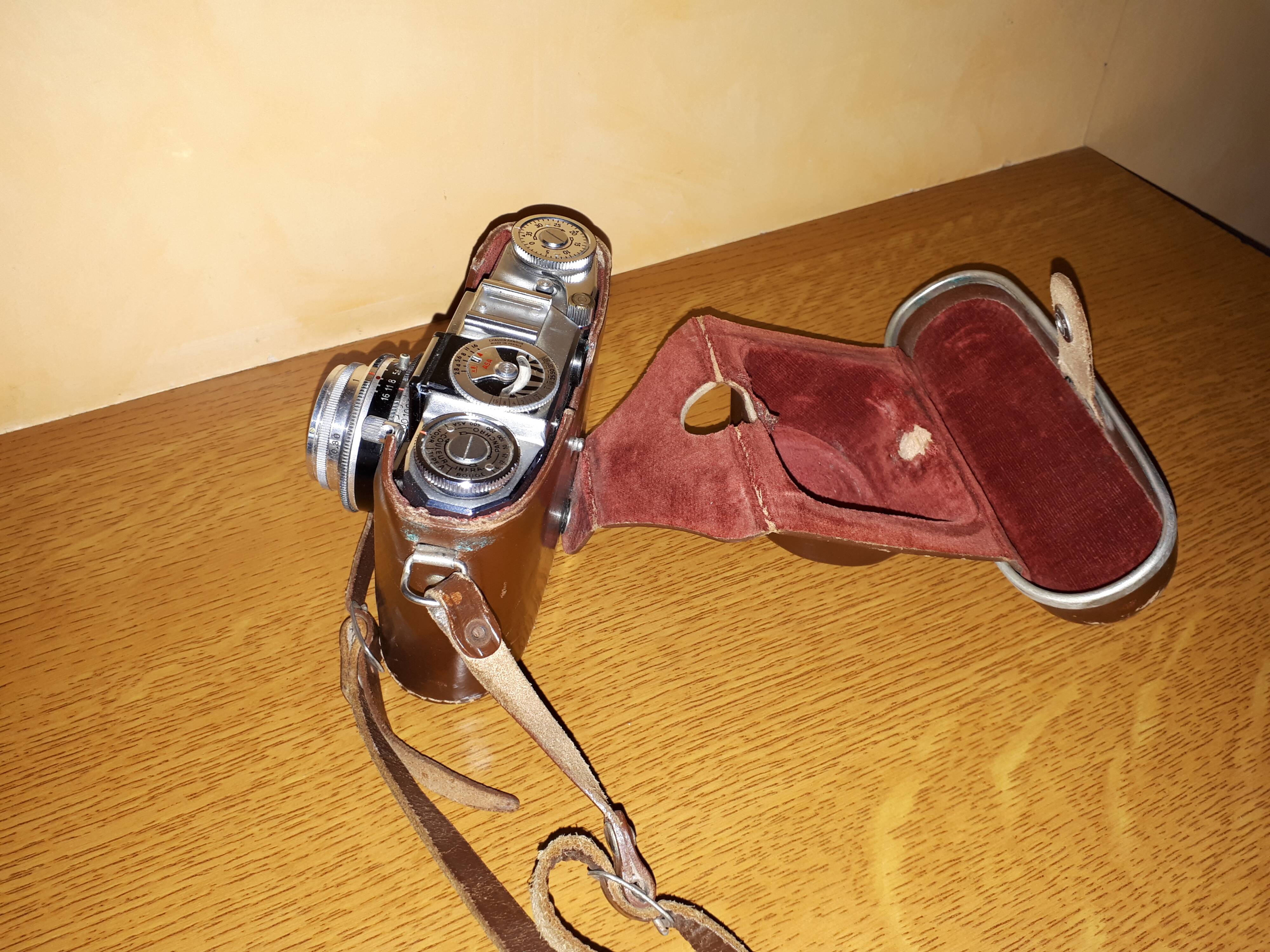 Savoy royer 24-36 film camera with its cover