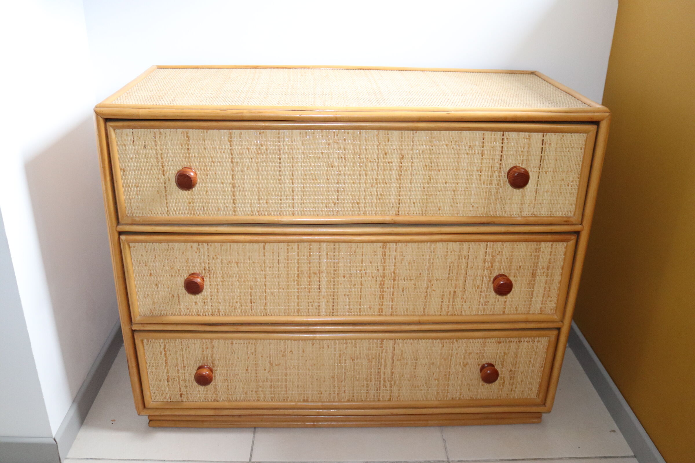 Rotin commodity 3 vintage drawers