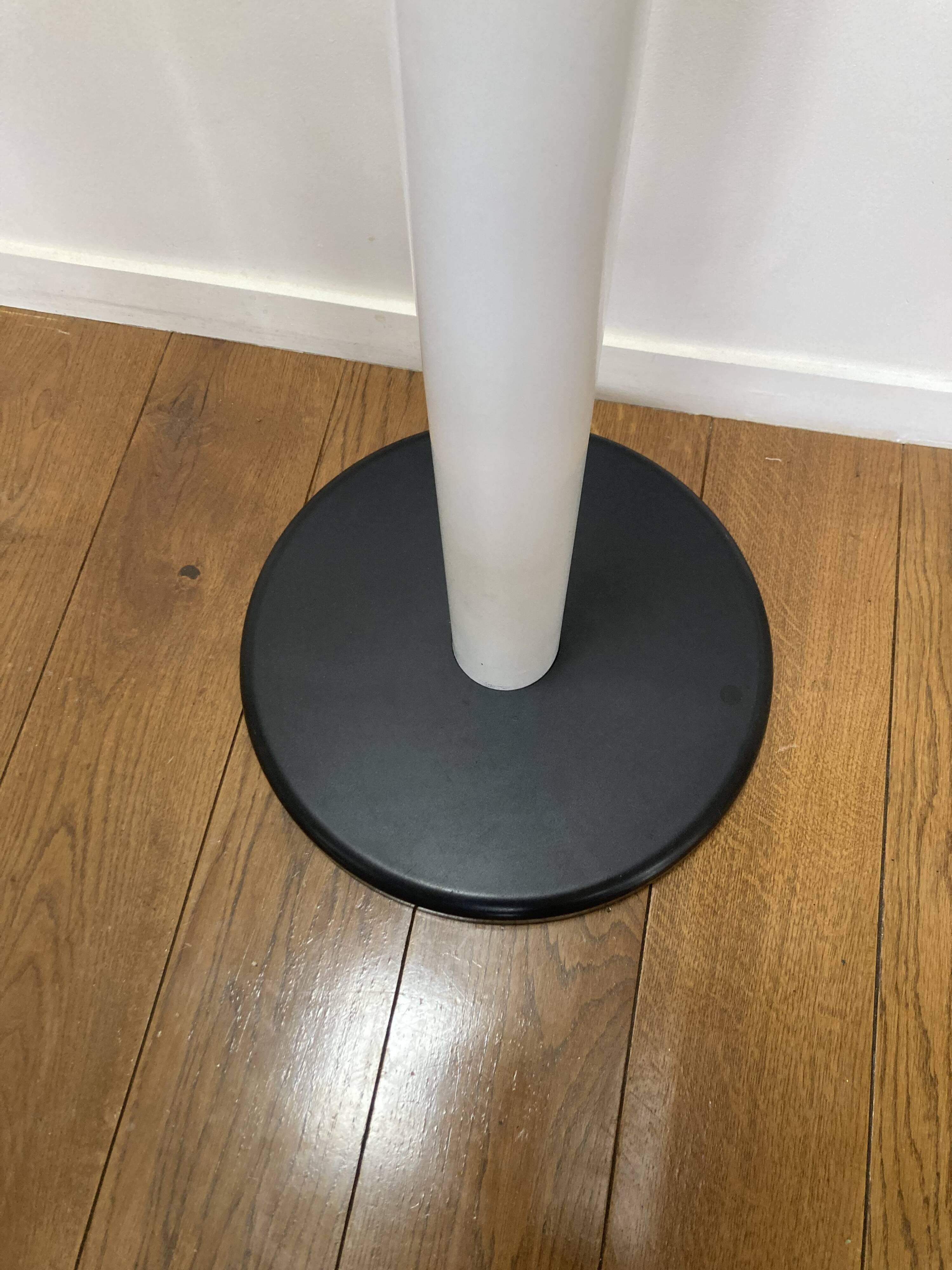 Portemanteau en métal laqué blanc édité par Seccose dans les années 80