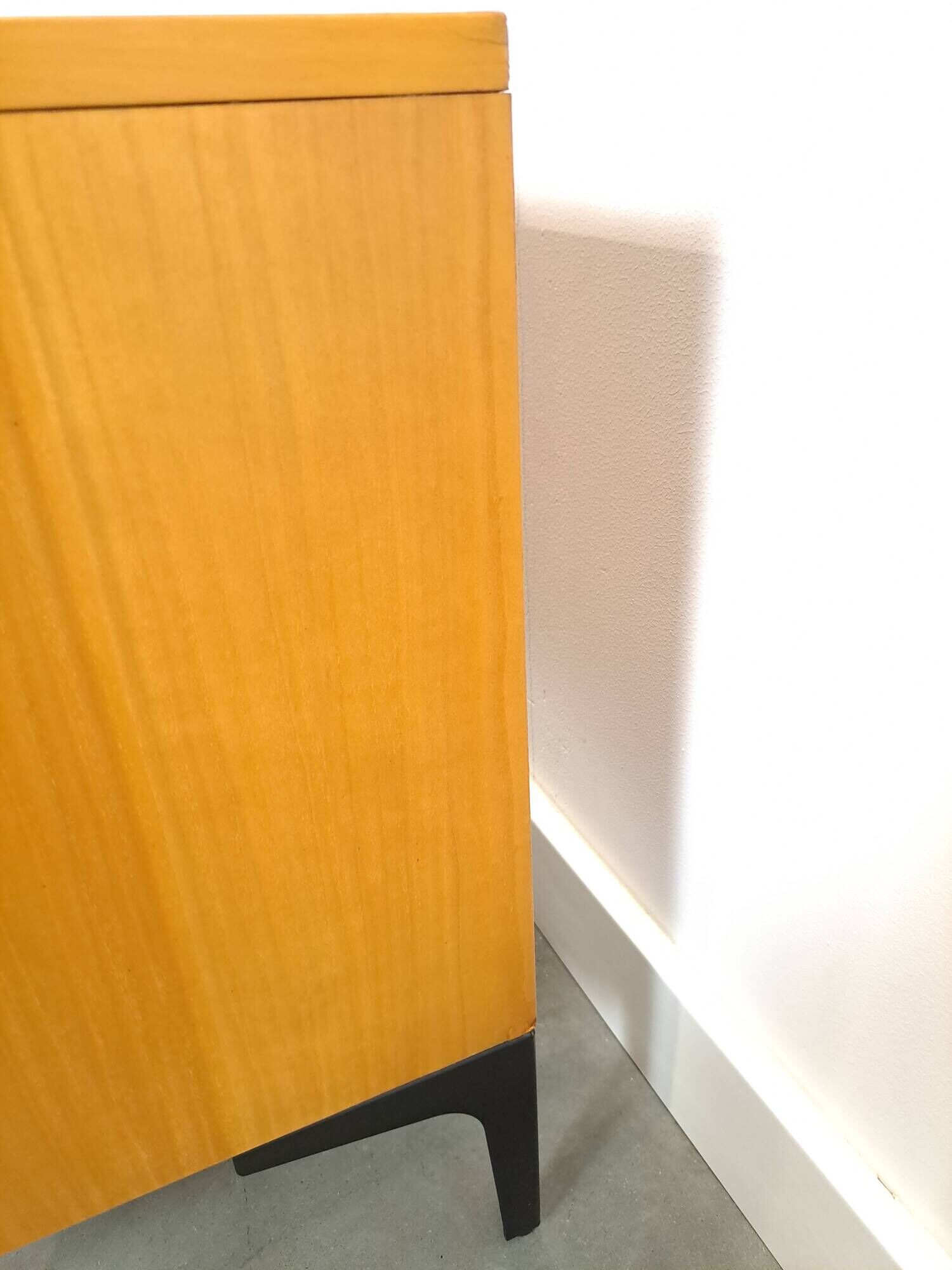 Fineer tv meubel dressoir met lades en zwart stalen poten