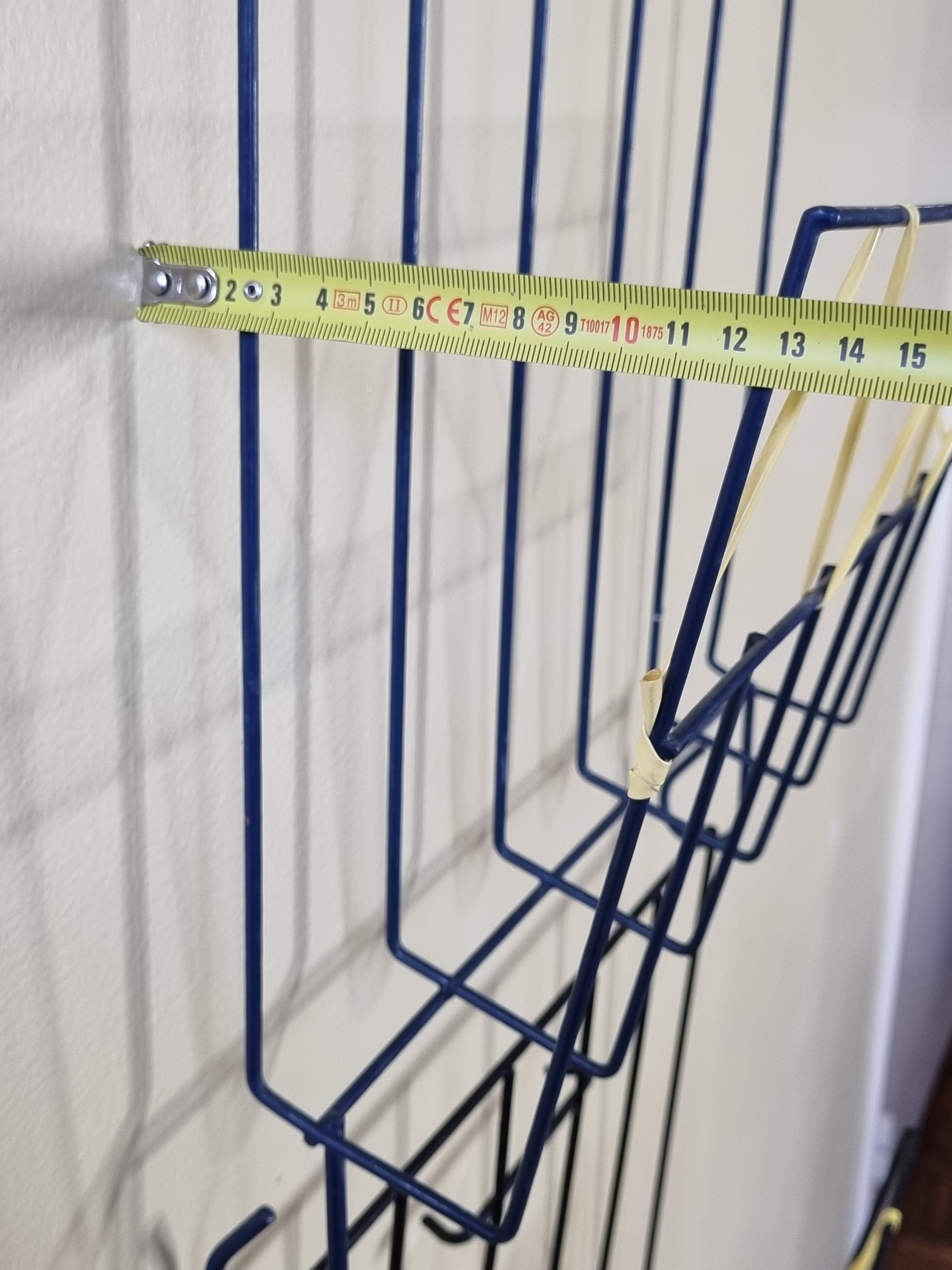 Magazine holder