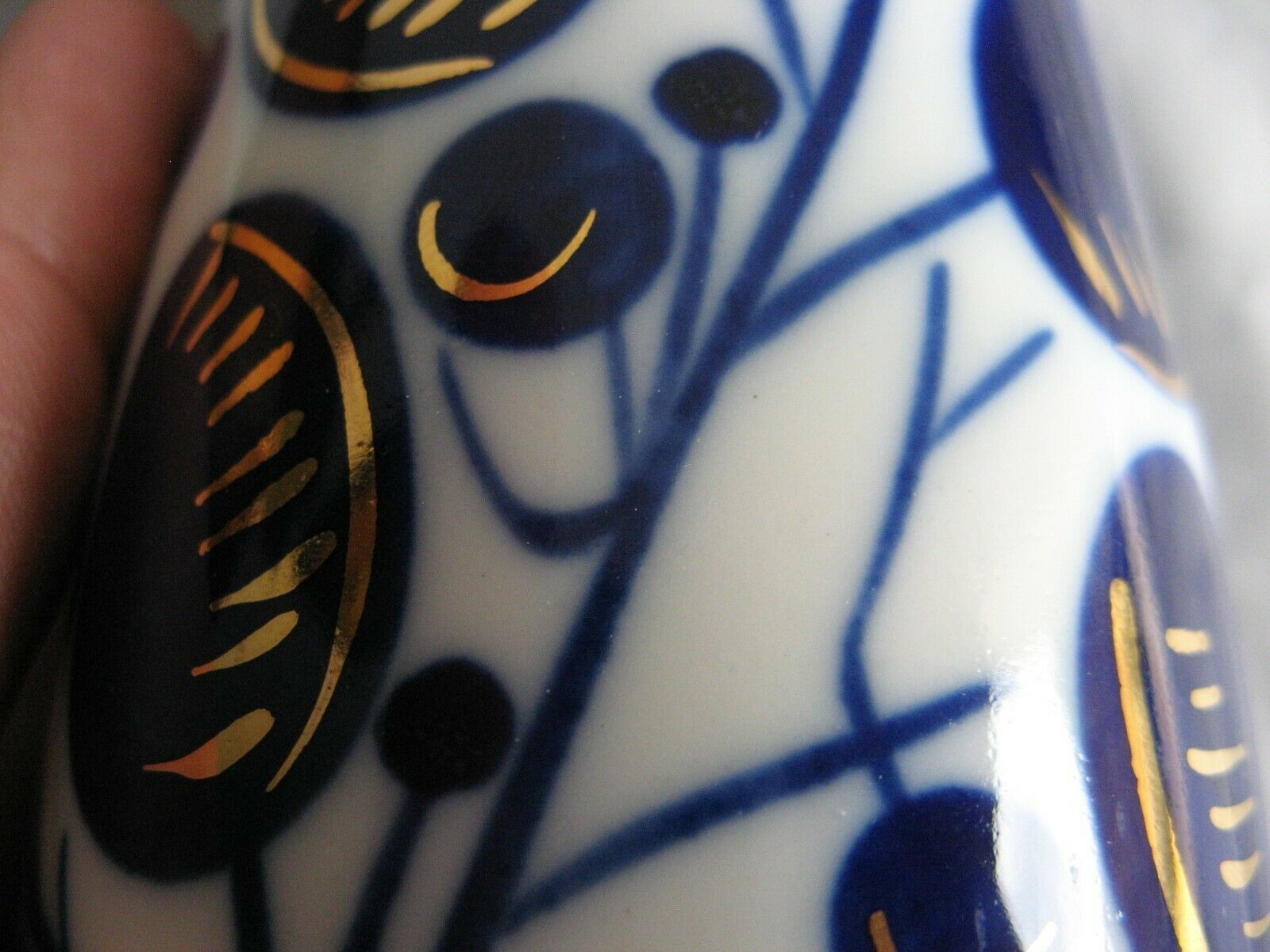 Lomonosov Russian porcelain vase probably dating around 1950