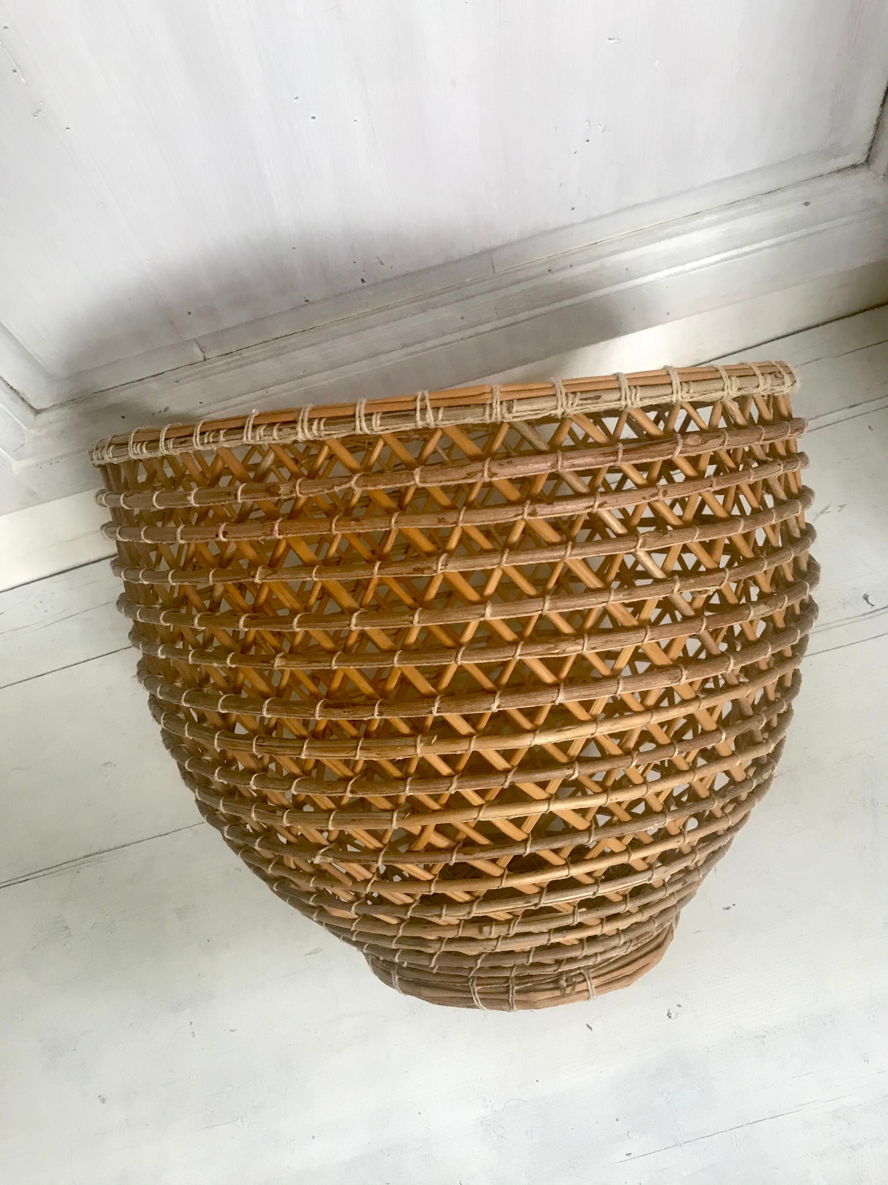 Rattan pot-pot