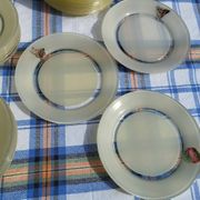 Service d’assiettes Duralex neuf 14 pièces avec étiquettes
