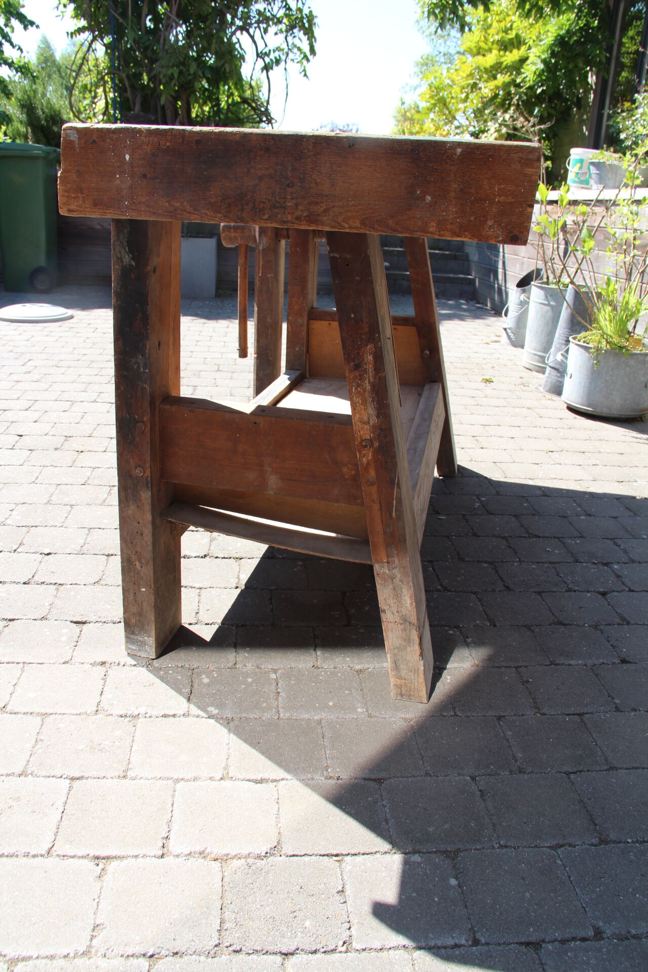 Industrial establishment with old vice 170 cm