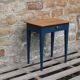 Table d’appoint ancienne rénovée – plateau bois naturel