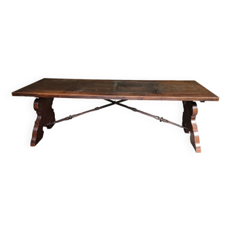 Farm table