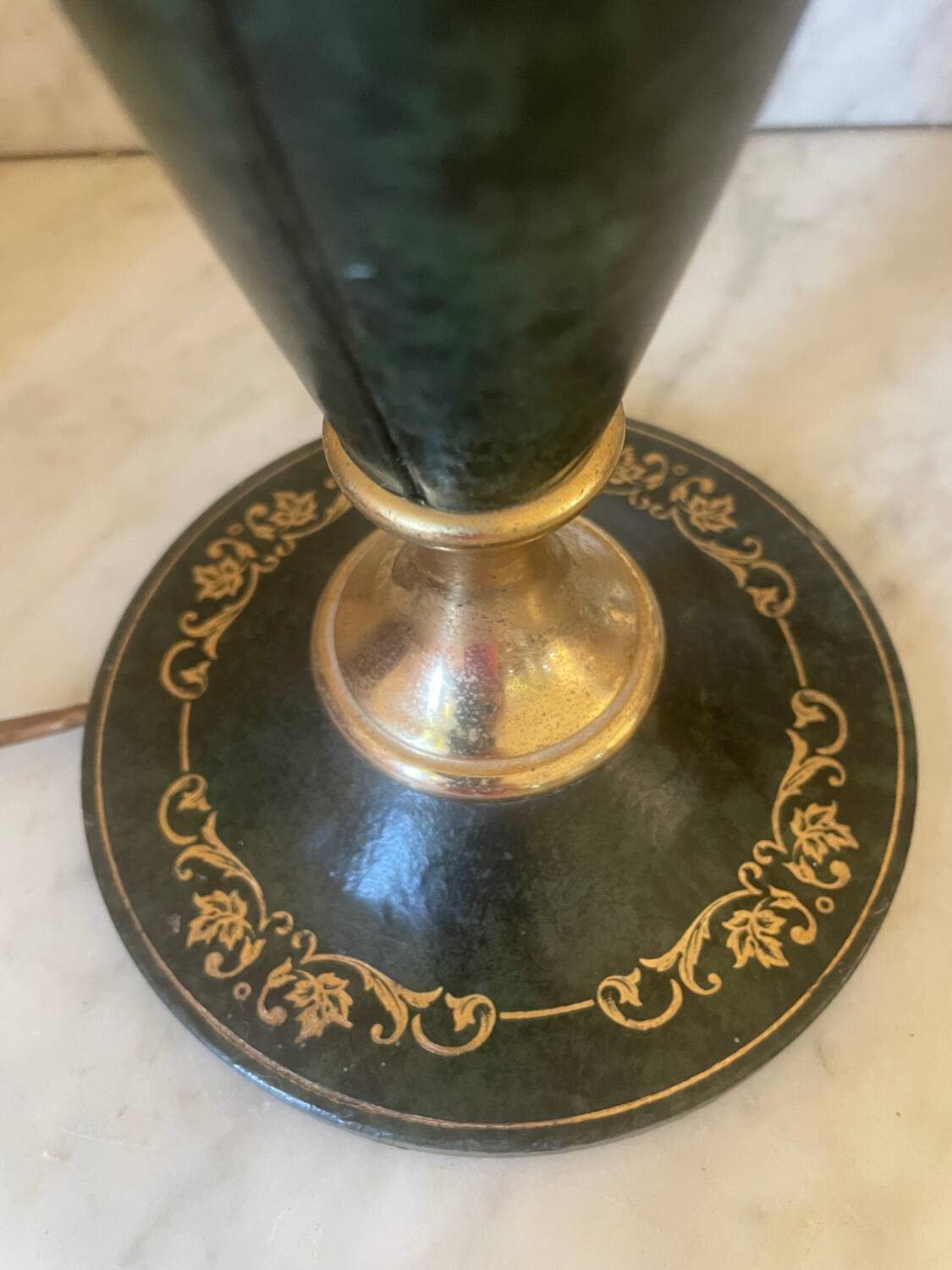 Le Tanneur leather lamp