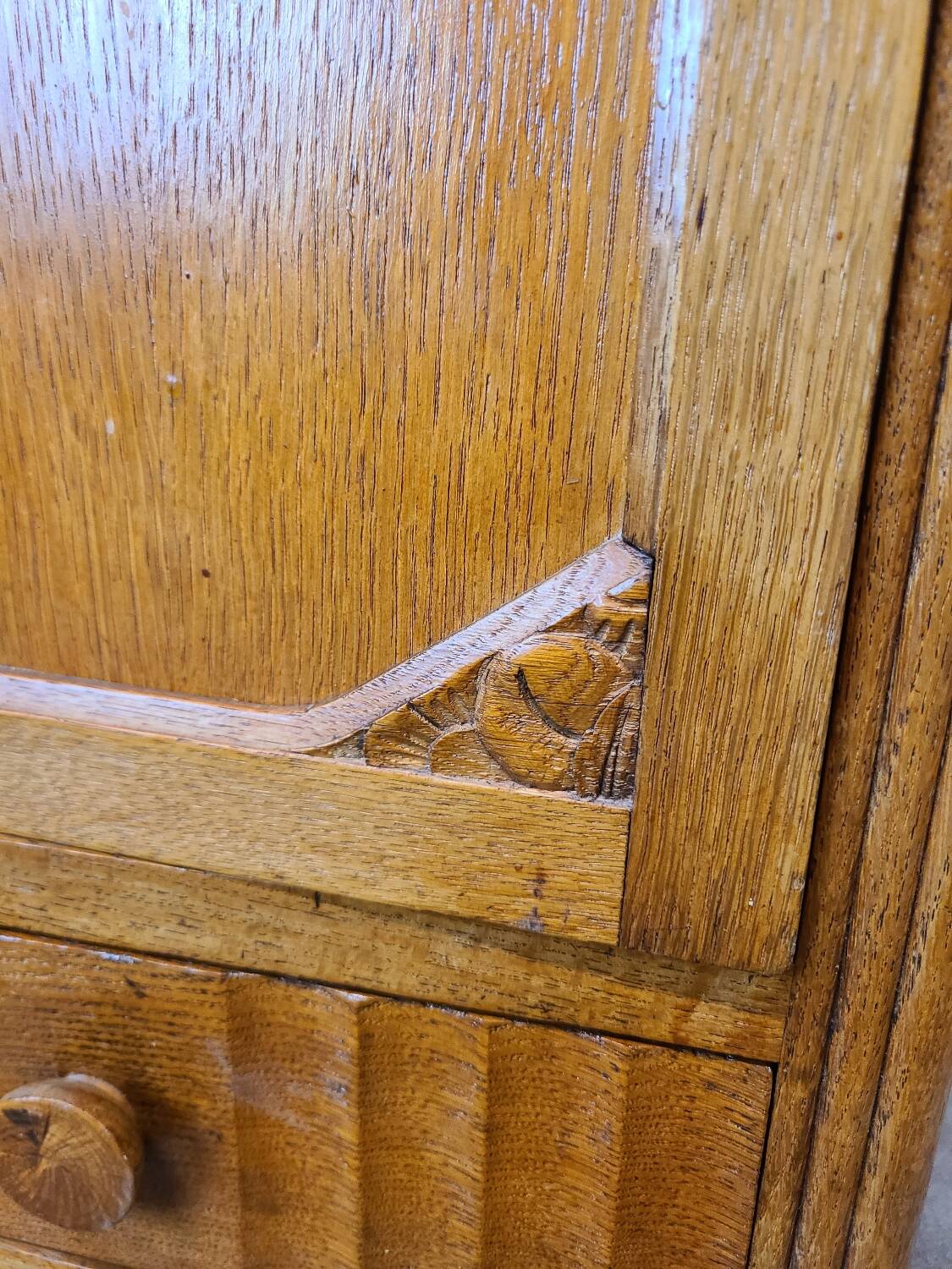 Art Deco serving trolley, cupboard on wheels in light wood.