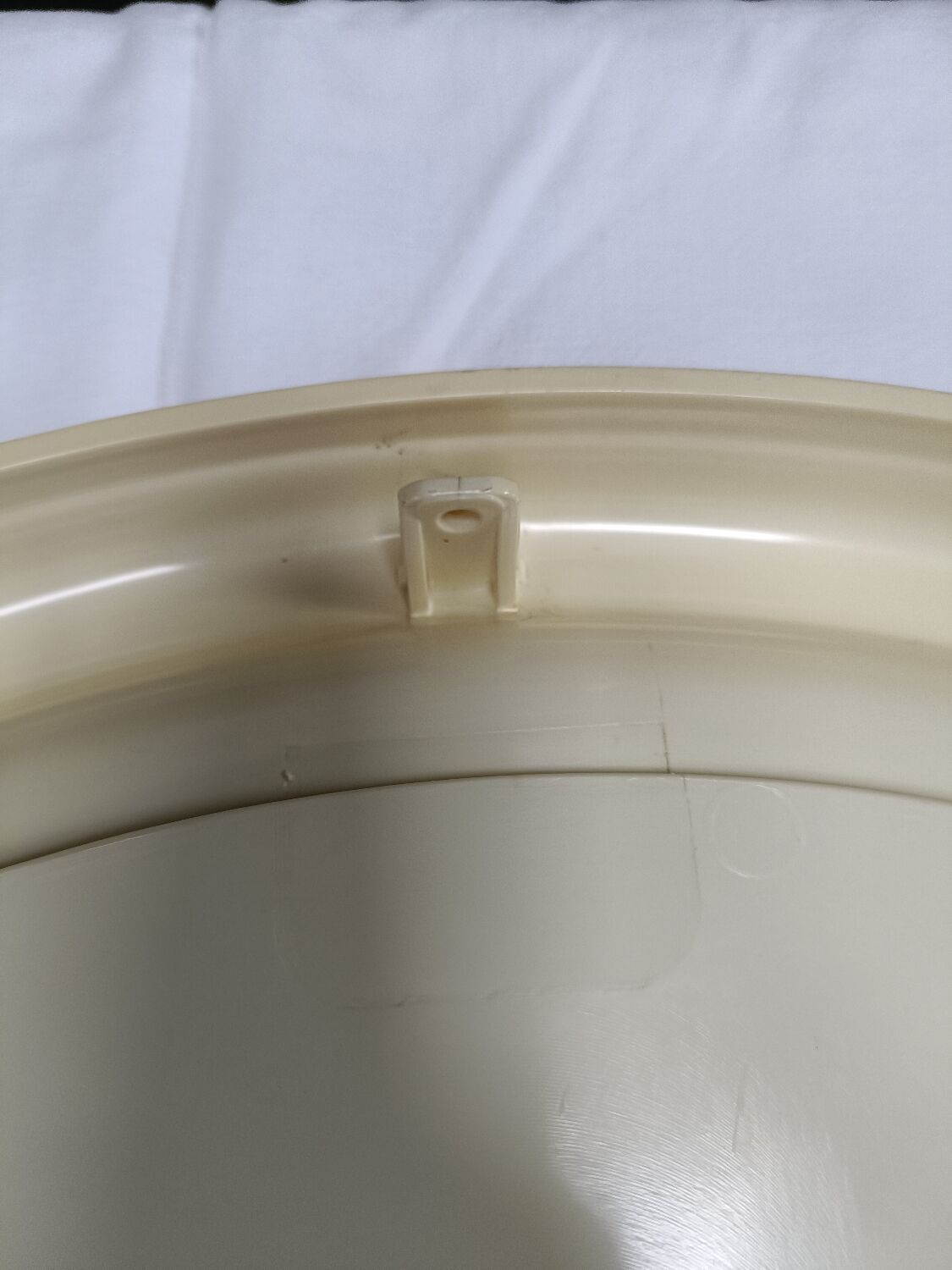 Round mirror in cream plastic, French house Syla, 70s