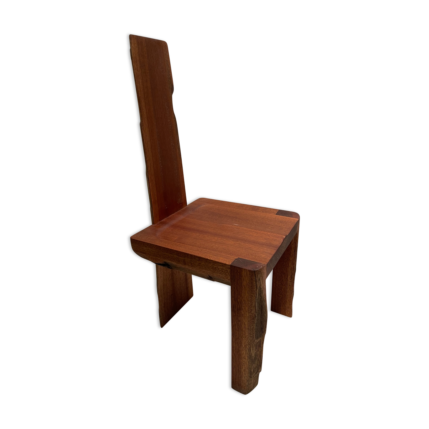 Chaise en bois massif