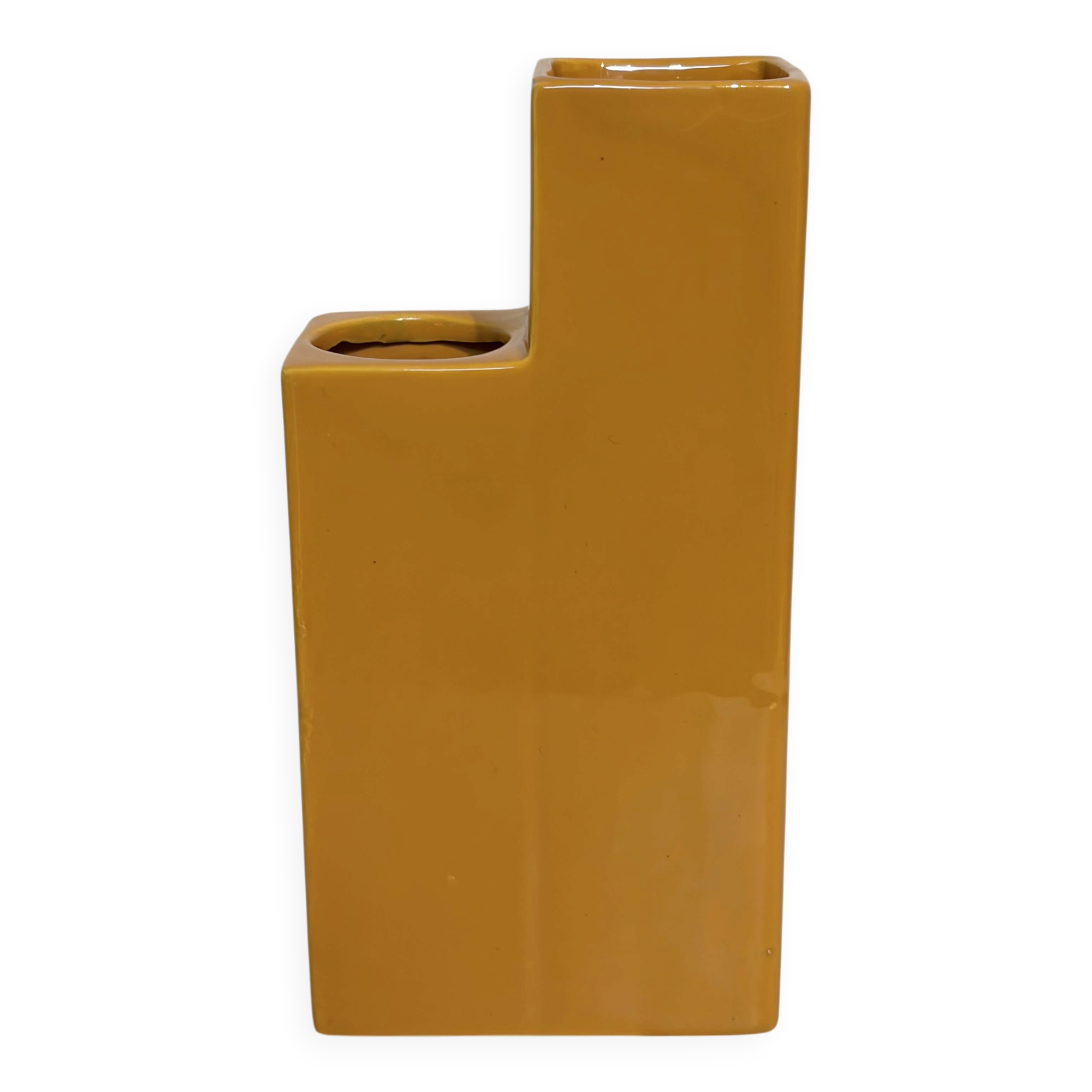 Geometric vase 1980