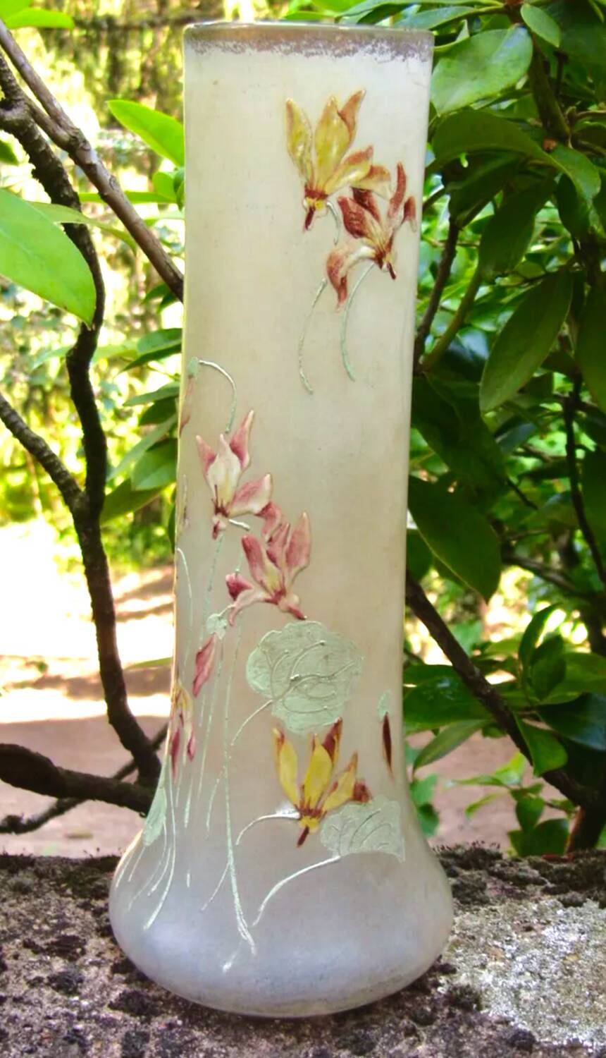 Magnificent Legras Art Nouveau vase from 1900 in frosted enamelled glass.