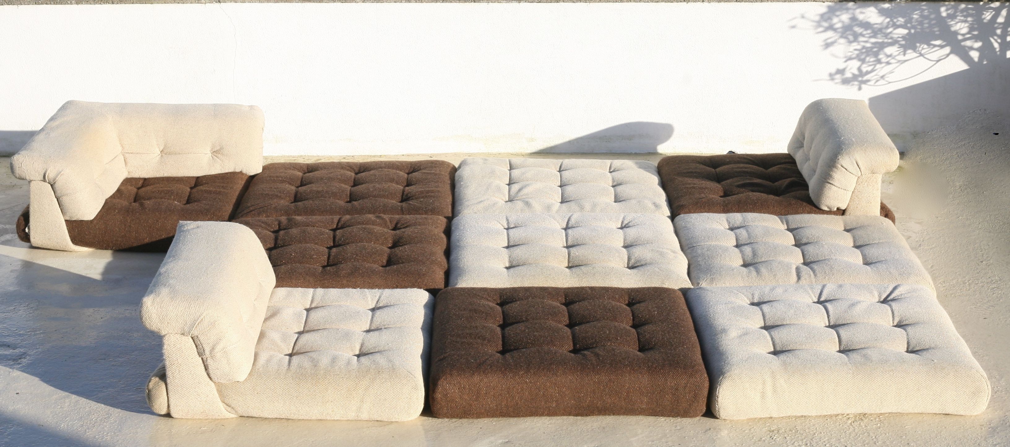 Modular sofa Mah Jong, Hans Hopfer, France, 1971. Roche Bobois Edition.